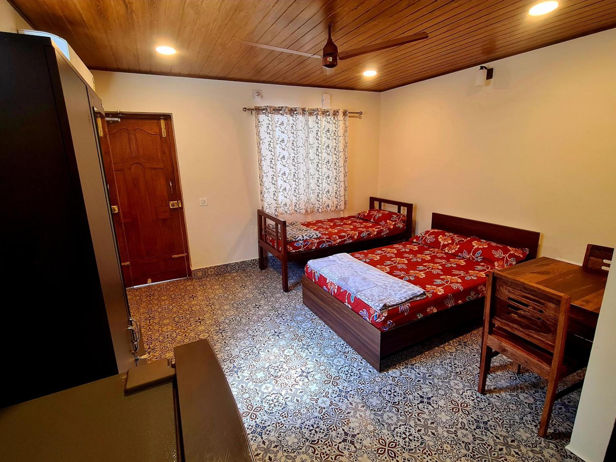 Sunny Smiles Homestay Mangalore Bagian luar foto