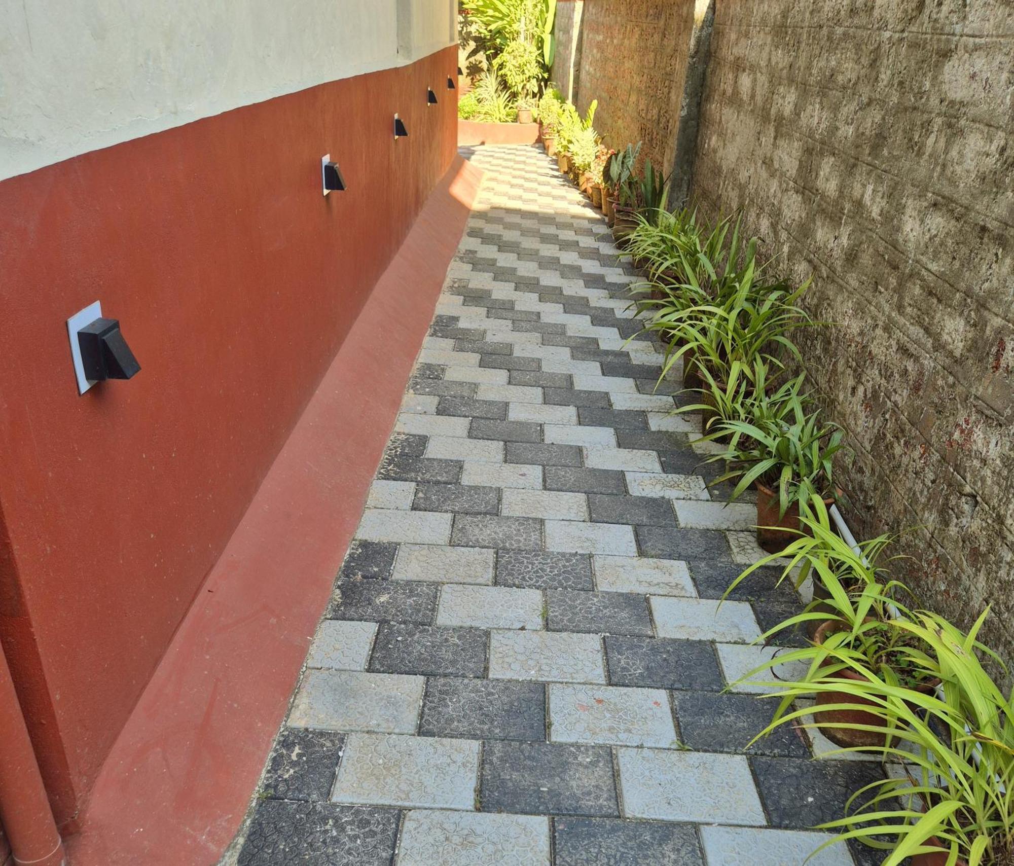 Sunny Smiles Homestay Mangalore Bagian luar foto